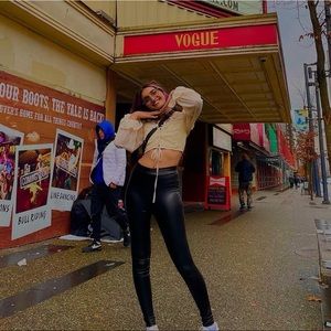 Meet your Posher, Ambika